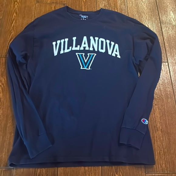 Men's Villanova University Long Sleeve TSHIRT,  Champion, L, Navy - Picture 1 of 4